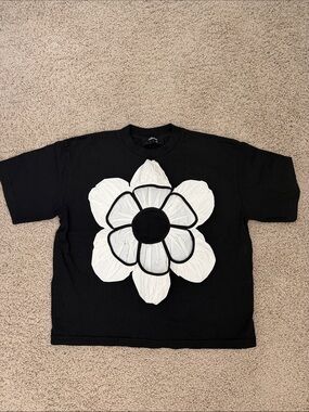 Meme Black Tee with White Flower Applique